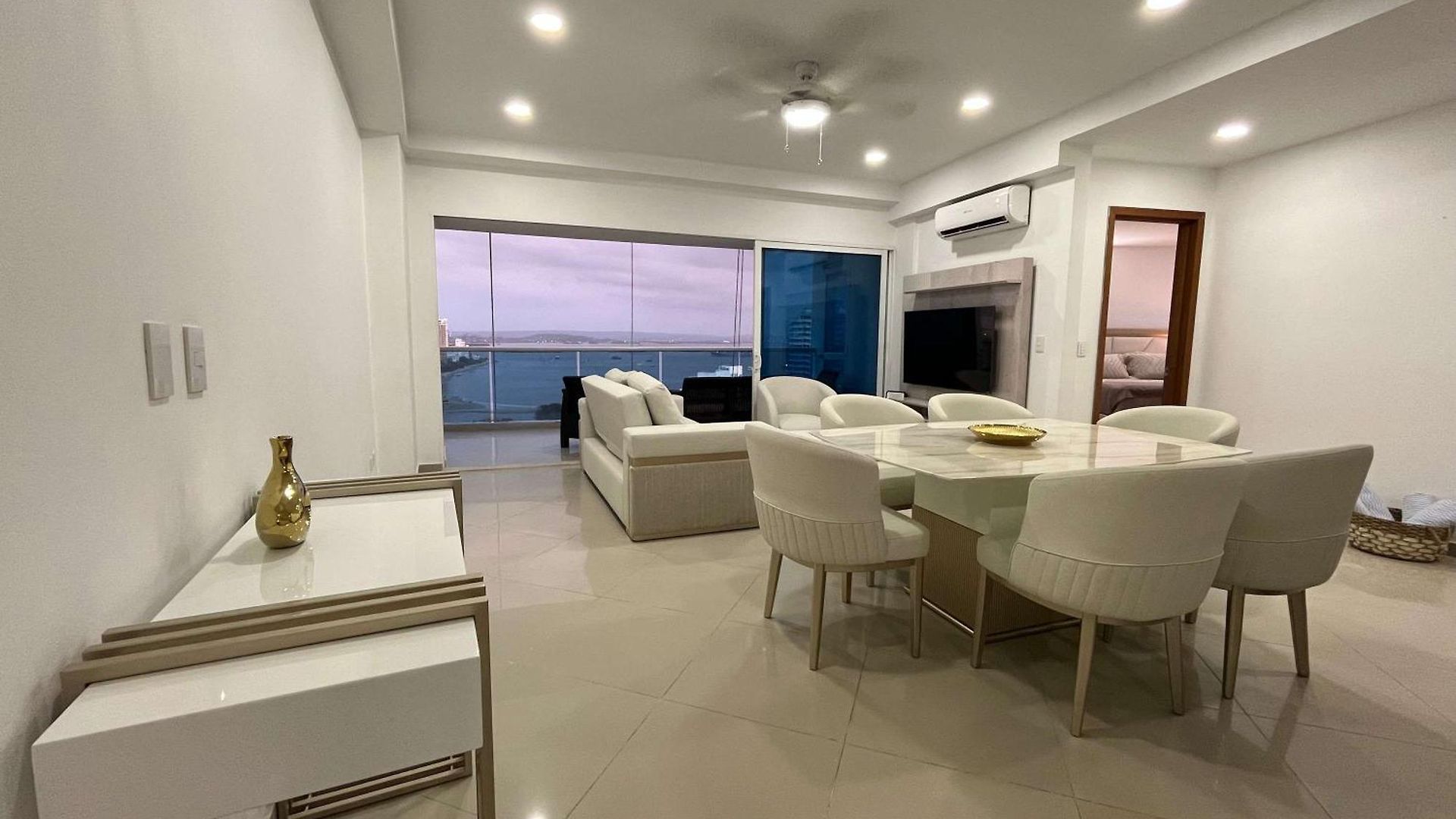 New With A Beautiful View 2002 By Huespedia Apartamento