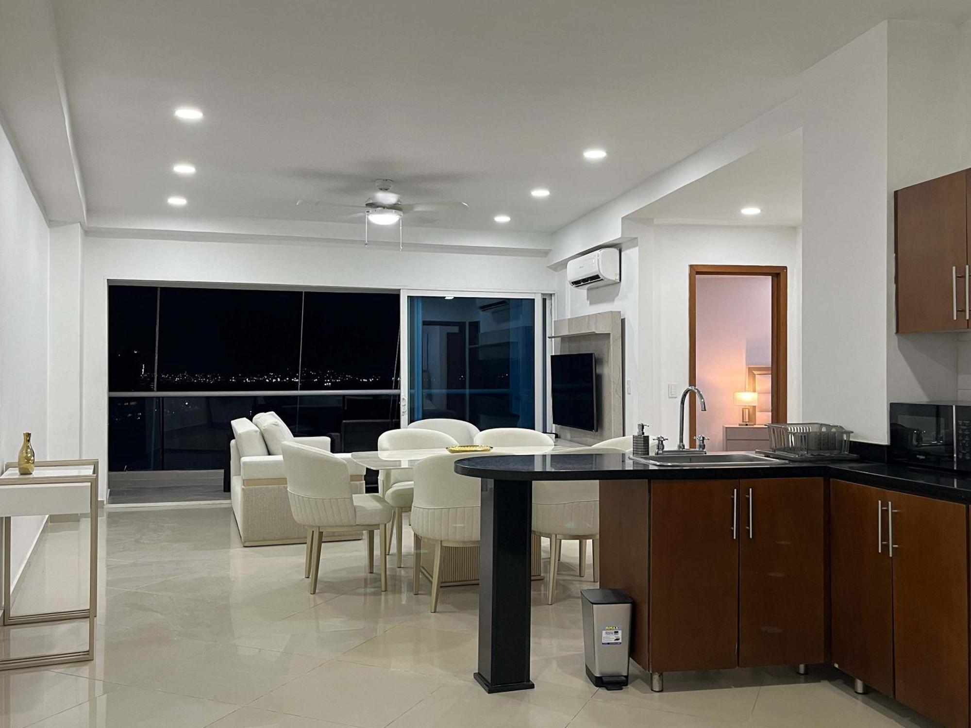 New With A Beautiful View 2002 Apartment *